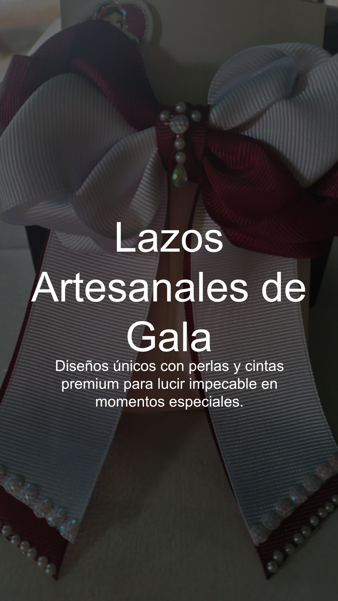 Lazo Coquette Bicolor Vinotinto y Blanco con Detalles de Perlas