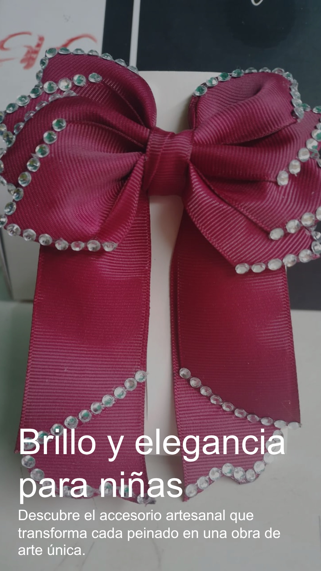 Lazo Coquette Elegante Color Vinotinto con Pedrería